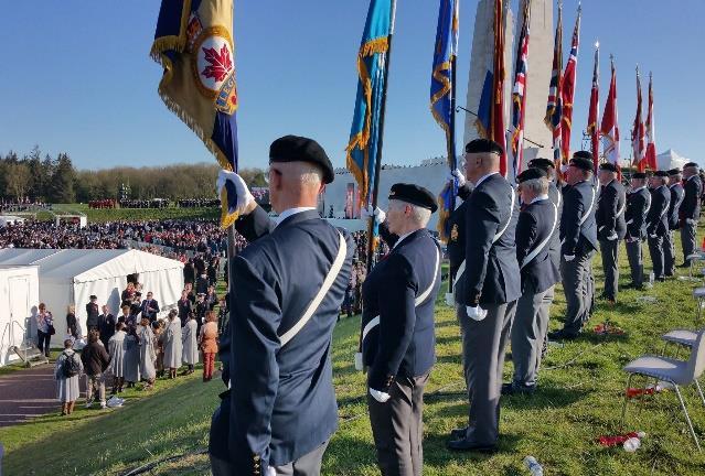 Daar heeft de groep gedurende de 2 ½ uur durende ceremonie op een uitstekende wijze acte de présence gegeven.