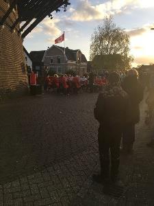 De delegatie van de branch wordt jaarlijks groter en groter. En bestond dit jaar uit 14 kameraden. Het is dan ook een heel speciaal moment dat ieder jaar in Apeldoorn op deze wijze wordt herdacht.