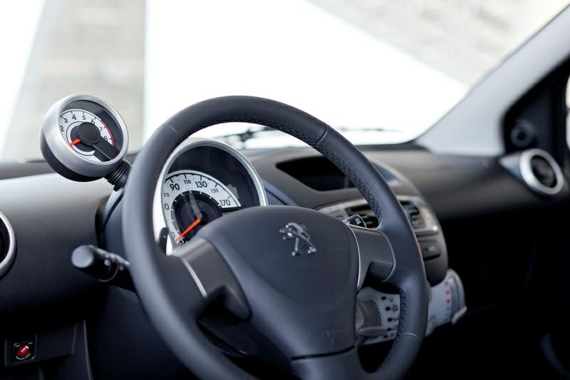 De auto heeft een topsnelheid van 157 km per uur en bereikt vanuit stilstand de 100km/u in 14 seconden.