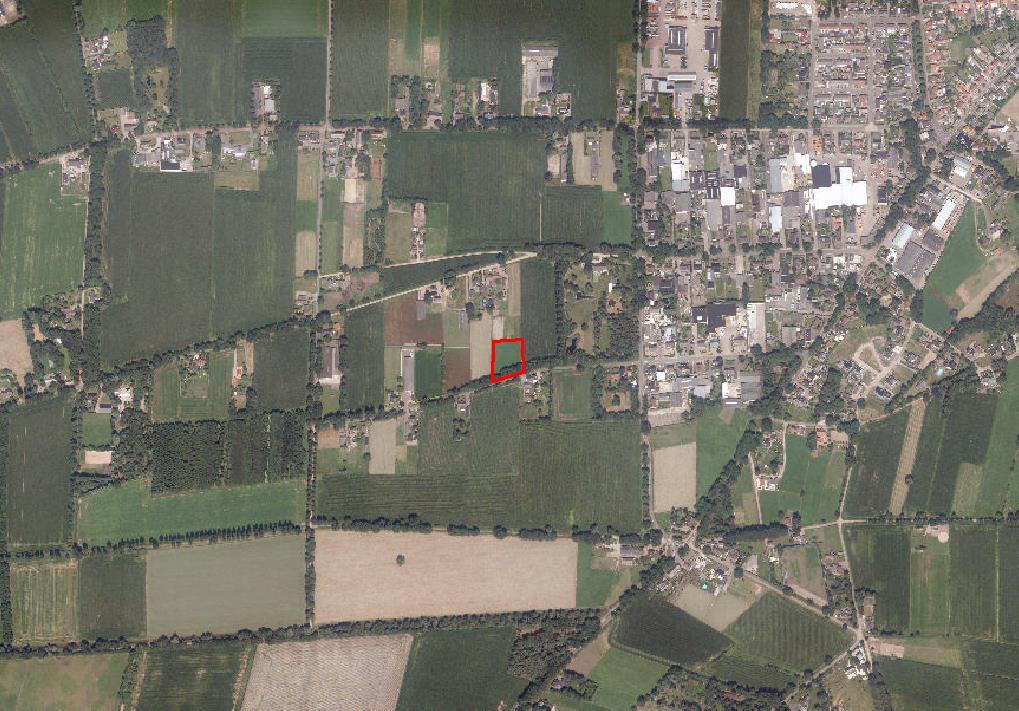 1. INLEIDING 1.1 Aanleiding Het doel van onderhavig bestemmingsplan is herontwikkeling van de locatie Nieuwstraat ongenummerd te Heesch, tegenover Nieuwstraat 19, hierna plangebied genoemd.