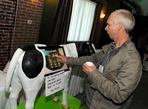 LEESVOER Uitgereikt op usb-stick/pen, maar ook op te vragen bij de Dierenbescherming.