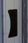 #007 - details Deurnaald - vaste deur Inclusief twee grendels met een uitslag van 25 mm (boven- en onderkant), om de deur in het kozijn te kunnen vast zetten.