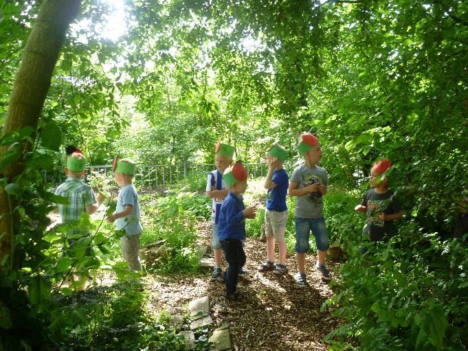 Zaterdag 16 april: Presentatie Juf Minny in de Bieb. In het kader van De Wumkesskoalle giet grien : Op zaterdag 16 april is er in de Bieb vanaf 11.