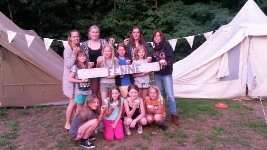 Hallo allemaal! Hier een bericht van de C.H.I.C.K.I.E.S.! Op zondag 19 juli was het weer zo ver; we mochten op kamp! Dit jaar waren we met acht meiden en vier leiding.