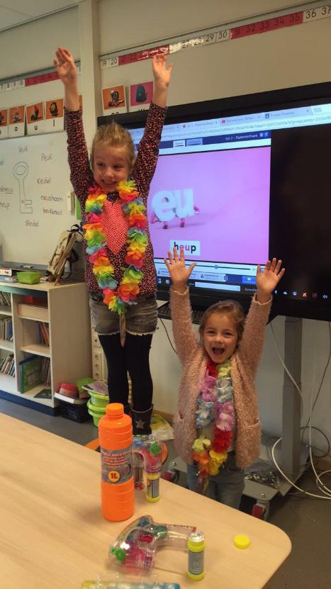 Groep 3 Vorige week hebben we ter afsluiting van thema 3 (het thema eten), koekjes gebakken en soep gemaakt met de kinderen. Wat was het een gezellige middag!