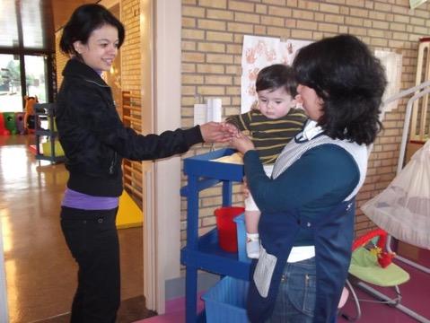 Kinder-opvang Foto: Tierlantuin (of HvhK) de crèche is zo een plek waar je je kindje brengt en komt halen en ( ) op dat moment