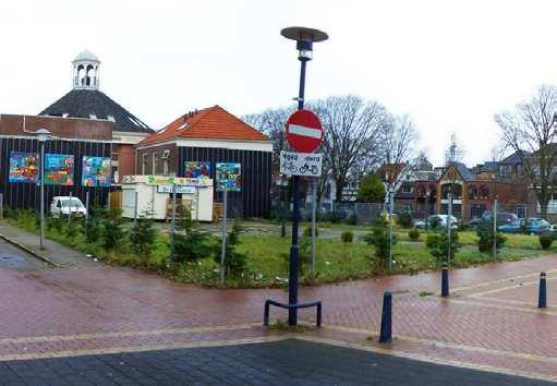 parkeerveldjes of plekken voor vuilcontainers.