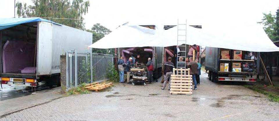 4 WAGENS LADEN Eind mei hebben we de laatste vrachtwagen geladen voor de zomer.