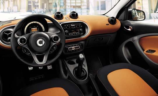 proxy passion >> Dashboard en portieren in stof oranje, accentdelen in zwart/grijs en stoelbekleding in stof