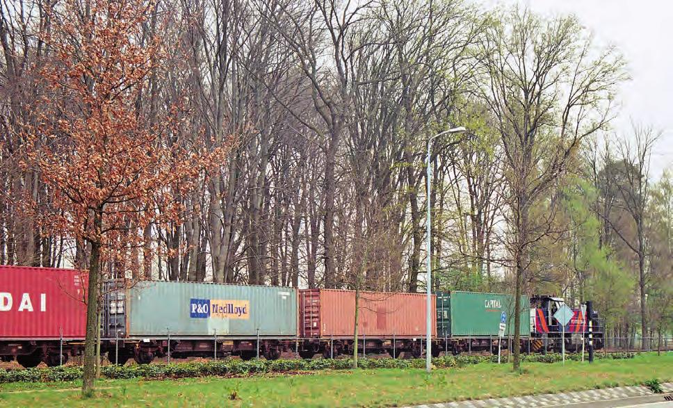 M u l t i m o d a a l C o ö r d i n a t i e e n A d v i e s c e n t r u m Bijlage 4 Brabant op weg naar de toekomst Het MCA bevordert multimodaal goederenvervoer in Brabant Containertrein komende van