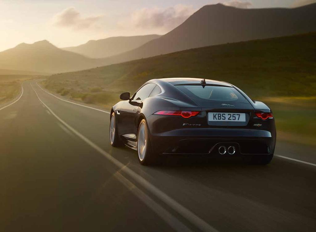 JAGUAR F-TYPE COUPÉ & CONVERTIBLE De F-TYPE is een sportwagen die alleen van Jaguar kan komen superlicht, krachtig, wendbaar en met niets anders