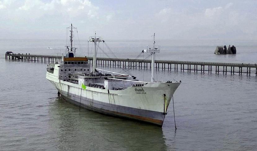 m.s. GREEN STAR voor de sloop te Chittagong, foto Boat Antiques Obaidul, 1-11-2017 LOUISSA-ELENA, IMO 9405370 (NB-226), 23-2-2008 (e) te water gelaten als het laatste schip gebouwd door Maas
