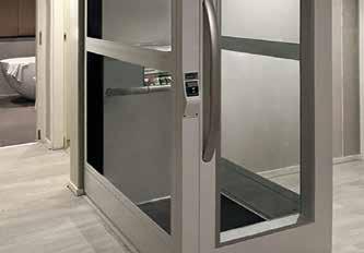 Uw deur wordt dan geplaatst op de liftdeur. Hiermee integreert u de lift volledig in uw woning.