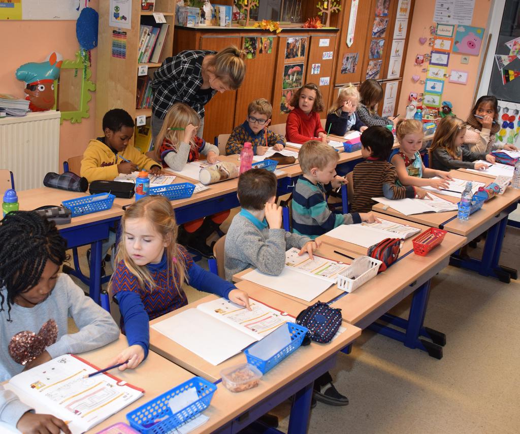 1 Vlaanderen is onderwijs & vorming RAPPORT ONTHAALONDERWIJS 2014-2015 en