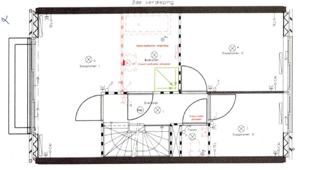 Ouderslaapkamer en badkamer In onderstaande tekeningen is de plattegrond gegeven. Bouwtekening/plattegrond De rood omcirkelde radiator moet verwijderd worden.