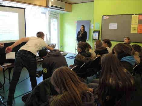 7.2. Werken rond recht op onderwijs Onderwijs is een van de belangrijkste springplanken om te ontsnappen aan de armoede.