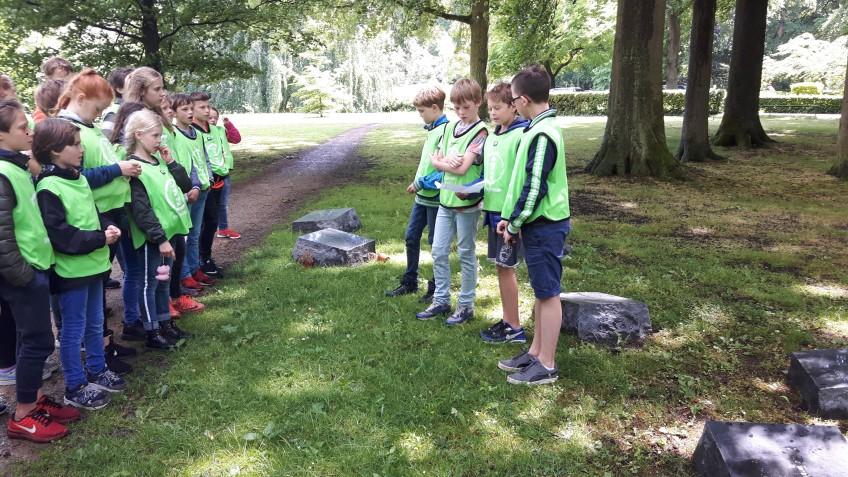 Ieder monument heeft zijn eigen verhaal, wat er in de oorlog in Apeldoorn is gebeurd.