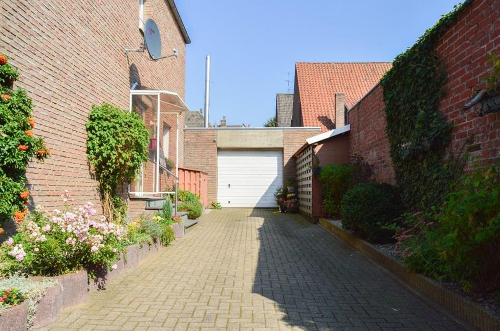 Nering-Bögel-Straße 11 46419 Isselburg Inleiding Doppelhaushälfte zum attraktiven Preis! Reizvolle Doppelhaushälfte mit Wintergarten, Keller und Garage.