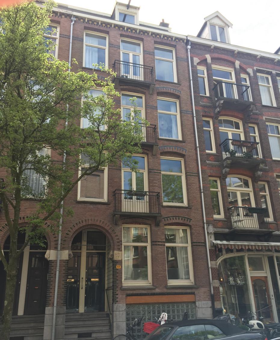 EEN VRIJWILLIGE VEILING op maandag 26 juni 2017 s-avonds nà 18.00 uur in DE RODE HOED Aan de Keizersgracht 102 te Amsterdam ten overstaan van notaris Mr