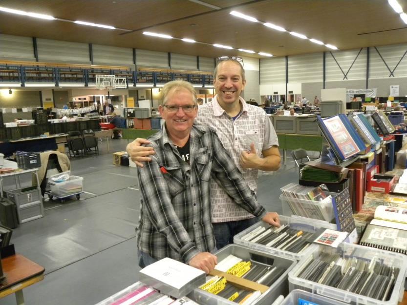 John werd bedankt als bondsbestuurder voor zijn hulp bij de organisatie van dit evenement.