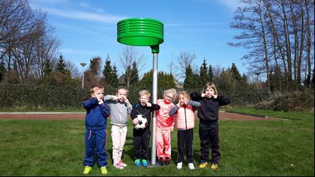 Kangoeroes bij DLKV! Sinds het najaar zijn er Kangoeroes te vinden bij DLKV. Kangoeroes zijn kinderen in de leeftijd van 4 tot en met 7 jaar oud die, spelenderwijs, kennis maken met korfbal.