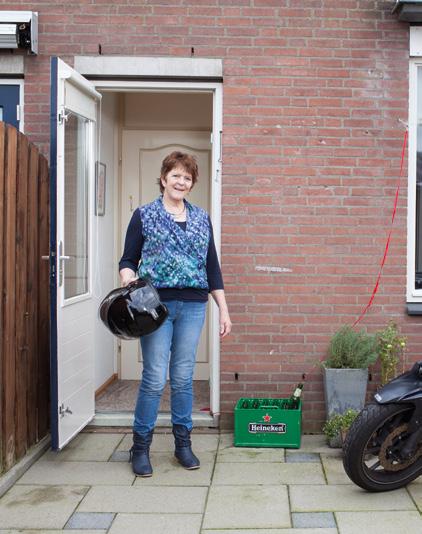 IN BEELD INEKE GROENEVELD (1956) uit Werkendam 'Het is een wirwar, die zorgverzekeringen.