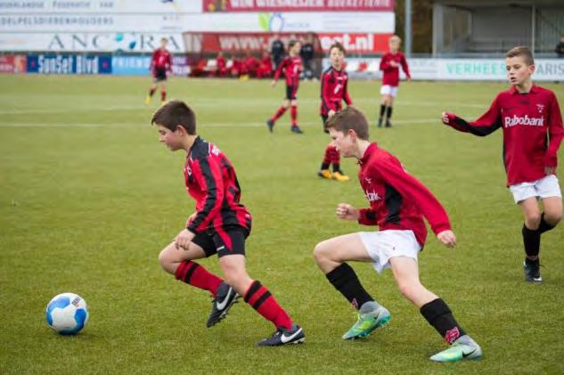 JO13-Side Rijnvogels JO13-1 - Teylingen JO13-1 HIER GAAT IETS MOOIS GEBEUREN DIT SEIZOEN: Wij zijn nog ongeslagen in welke wedstrijd dan ook,of het nu hoofdklasse is of 1 e klas geen wedstrijd