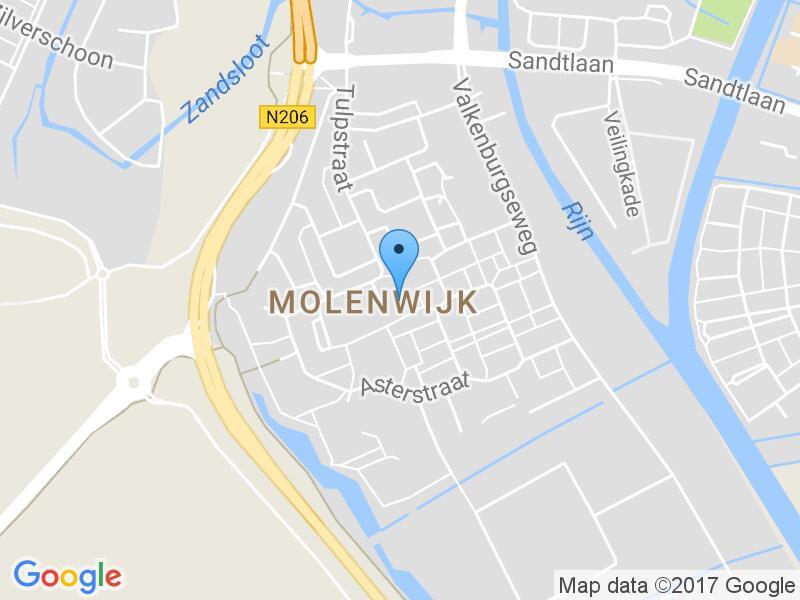 Kenmerken Soort : Eengezinswoning Type : Hoekwoning Aantal kamers : 5 (waarvan 4 slaapkamers) Inhoud : 365 m 3 Perceeloppervlakte : 207 m 2 Woonoppervlakte : 130 m 2 Soort bouw : Bestaande bouw