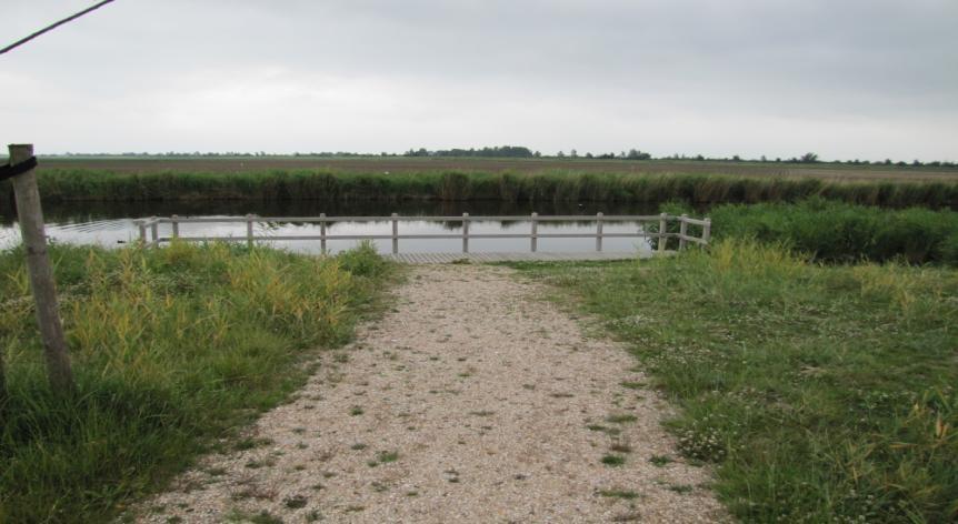 Kenmerk: 60162211/V01/ahu Pagina 6 van 9 Wandelpaden Een beperkt deel van het landgoed is openbaar toegankelijk. Een belangrijk deel daarvan is bestemd voor natuurontwikkeling.