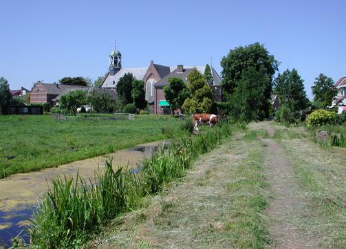 Reeuwijk - Dorp Reeuwijk-Dorp ligt in de polders tussen Reeuwijk- Brug, Waddinxveen, Gouda en Bodegraven. De nieuwe woonwijk Reesvelt heeft gezorgd voor een toestroom van jonge inwoners.