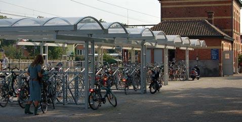 Verkeersveiliger Brasschaatsteenweg De N-117 in Achterbroek was een gevaarlijke gewestweg in de dorpskom.