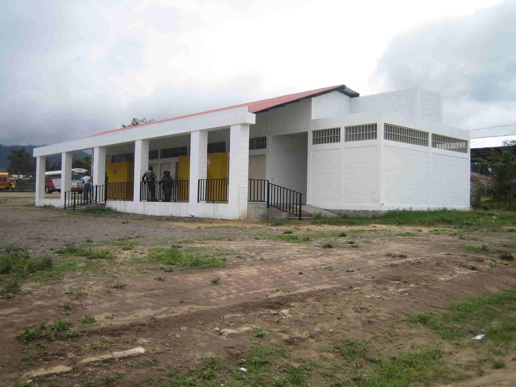 32 Pas gebouwde school in Honduras. Bron: ERK. 40.