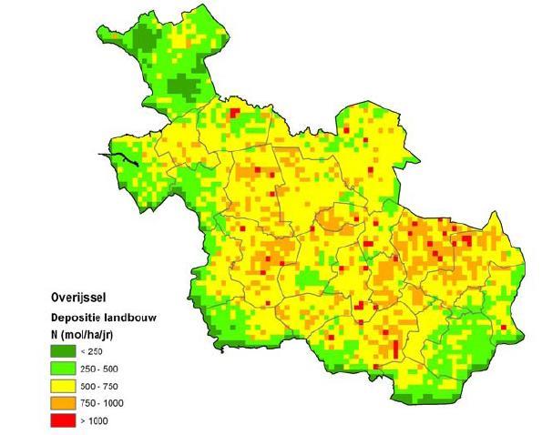 Figuur 2.3: Ammoniakdepositie vanuit landbouwbronnen binnen Overijssel (bron: Alterra, 2008) In figuur 2.2 is de totale belasting door ammoniak vanuit de landbouw weergegeven.