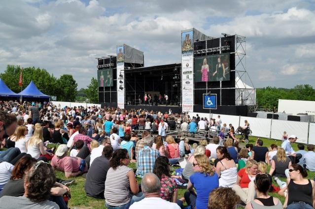 Indien bijzondere omstandigheden (bijvoorbeeld een groot tot zeer groot evenement) dat rechtvaardigen, kan de burgemeester overwegen om ook andere dagen uit te sluiten van het reguliere uitbaten van