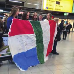 De buitenlandse leerlingen komen een week bij ons op school en onze leerlingen gaan later een week naar het buitenland. Slapen in een hotel?