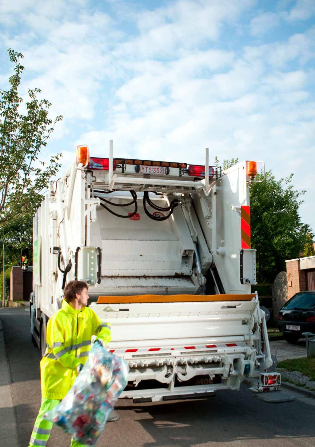 Goed om weten Bon à savoir Wie zijn de intercommunales? Fost Plus werkt samen met alle intercommunales die instaan voor het afvalbeheer van de gemeenten. In uw gemeente is dit IDM. Zij zijn o.a. verantwoordelijk voor het goede verloop van de inzameling, waaronder de organisatie van de inzamelrondes, de verspreiding van de ophaalkalenders en de opvolging en controle.