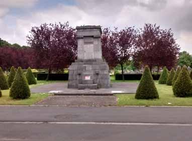 STOP Herdenkingsmonumenten Gentse slachtoffers Kort na de Eerste Wereldoorlog liet de stad een mooi beeld in de vorm van een vrouw plaatsen om alle Gentse soldaten te herdenken.