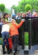 De bondgenoten die deze doelwitten wilden bestoken, mikten verkeerd en zo kwamen de bommen op de verkeerde plek terecht. Er kwamen ook burgers om aan de haven en in de wijk Rabot.