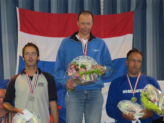 Uiteindelijk werd Hendrik Delbrugge (vak D) van HSV Kennemerland Nederlands Kampioen met 17.552 gram.