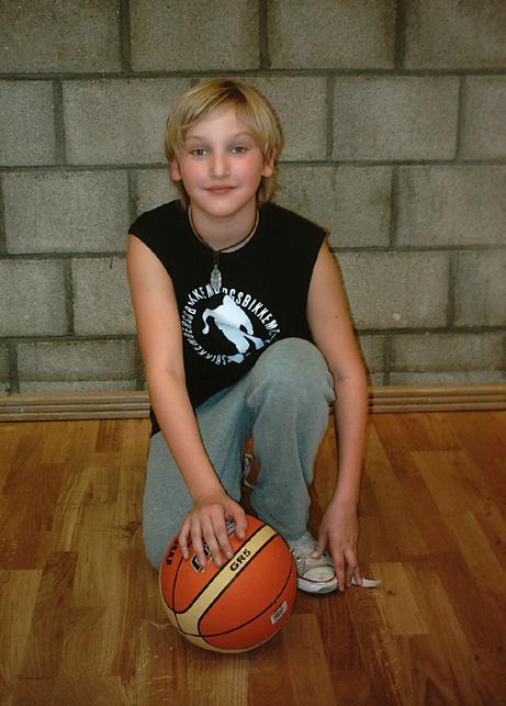 Naam: Jules Bartok Leeftijd: 9 jaar School: Klimrek Hoe lang speel je al basket bij Orly?