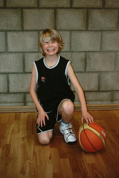 Verdedigen Naam: Jef Laenen Leeftijd: 9 jaar School: Sint-Martinus Hoe lang speel je al basket bij Orly?