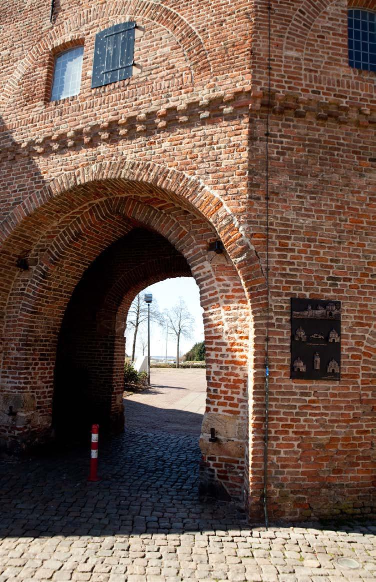 Inhoud Boothuizen met een plus 01 Harderwijk, een nieuw gezicht aan het water 05 Het water aan je voeten... 06 Uniek vaargebied 08 Alles dichtbij!