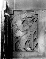 Fig. 5 Adolfine Ryland, Reliëf uit de reeks Ambachten en kunsten, steen, 1937-39, Londen, St. Martin s School of Art.