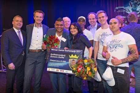 Zuivere koffie wint Zaanse Startersprijs 2017 Koffiebranderij Zuivere Koffie viel dinsdag 7 november jl. tijdens de 29e Zaanse ondernemersdag in de prijzen.