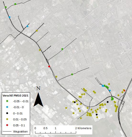 A B D C Figuur 4-14: Verschil in concentraties PM 10 op diverse locaties in 2021 (plan autonome situatie) Geluid De geluidniveaus zijn op diverse beoordelingspunten bepaald in het jaar 2031 (zie