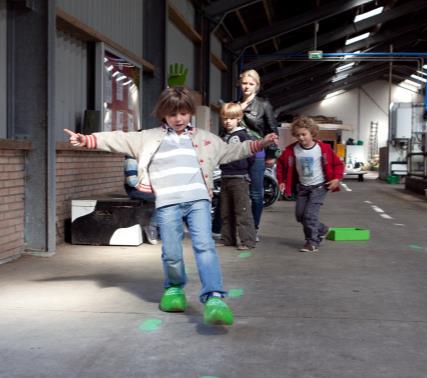 ONDERBOUW Schoolreisje, klassenuitje of juffendag Met groep 1 en 2 op schoolreisje naar Zorgvrij? Speciaal voor deze doelgroep is er een leuke fotospeurtocht in en om de boerderij.