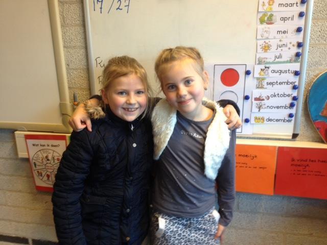 Nieuwe leerlingen Deze week heetten we als nieuwe leerlingen van harte welkom: Anna (groep 1A-2A), Eva (groep 4) en Maria (groep 6) Veerman. Afgelopen woensdag was hun eerste echte Kattukse schooldag.