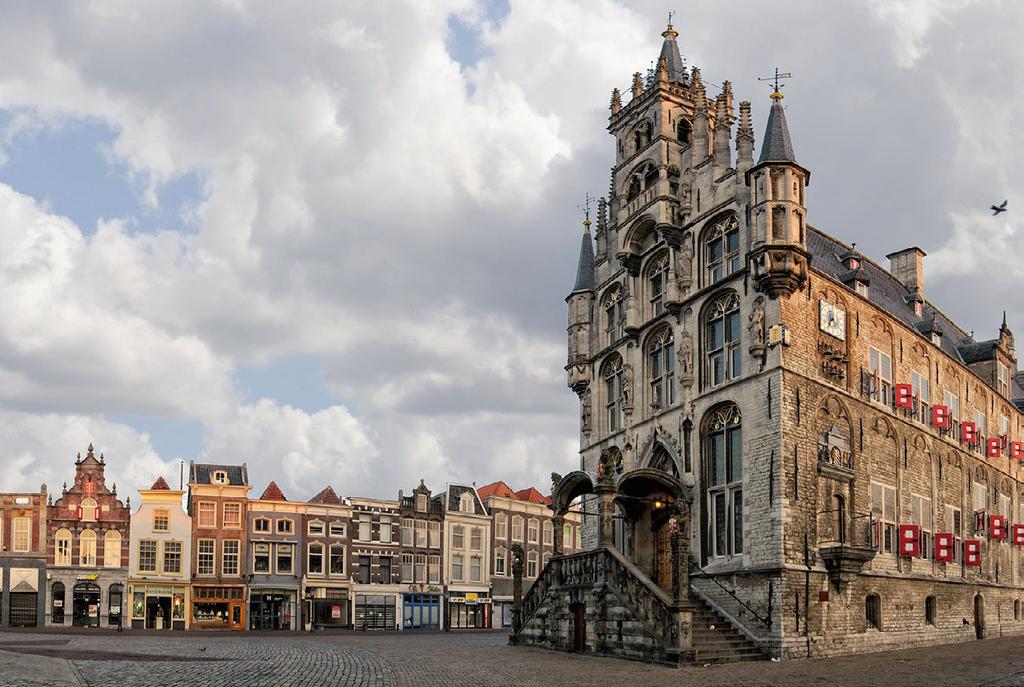 Welkom in gemeente Gouda! Centraal gelegen in het Groene Hart, bekend om kaas, stroopwafels en kaarsen. Welkom in Gouda!