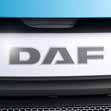 NIEUW ONTWORPEN DAF-LOGO Het DAF-logo werd nieuw ontworpen met chroomkleurige randen en