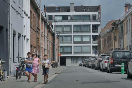 Zichtbaar maken door aanduiding op het wegdek. Na uitvoering van de werkzaamheden aan het kruispunt Driekoningen, najaar 2018. ROLLIERSSTRAAT De Rolliersstraat wordt een woonerf.